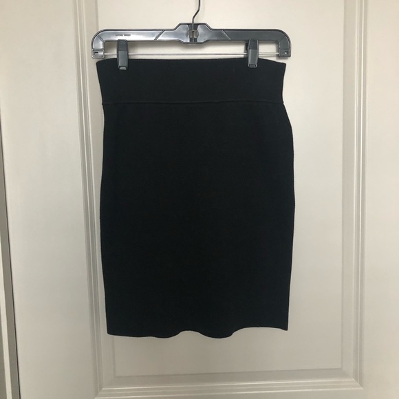 Express Cabernet Black Knit Pencil Skirt- M - Picture 3 of 3